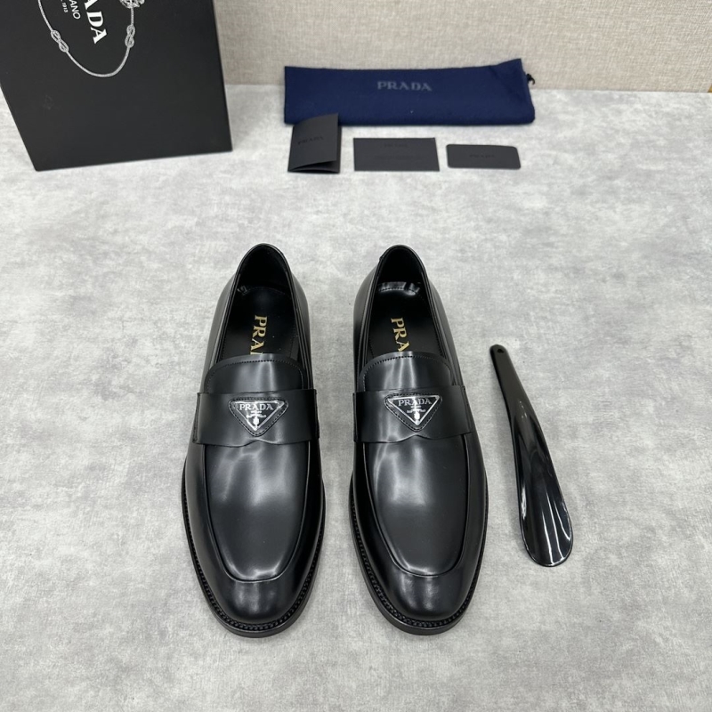 Pra*a leather shoes